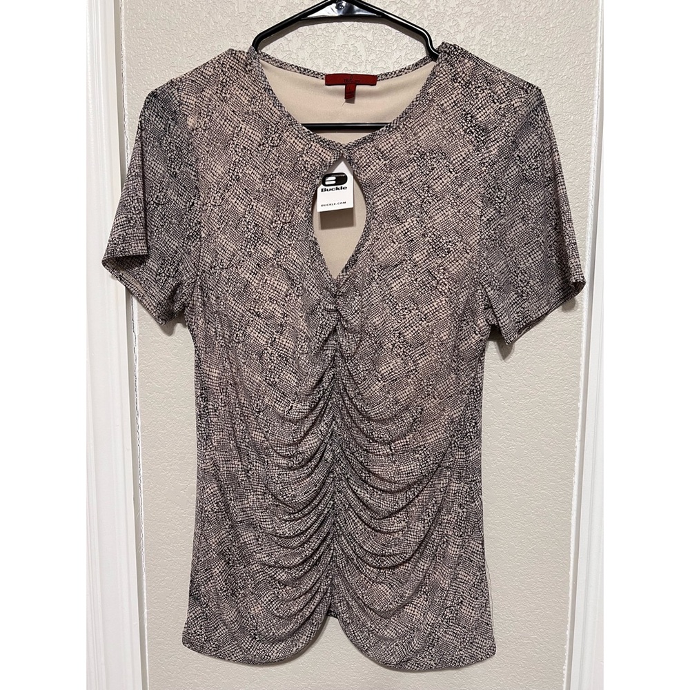 Buckle blouse